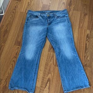 American Eagle Favorite Boyfriend Stretch 18 Short